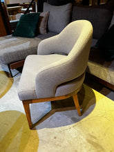 Load image into Gallery viewer, 23306 Chair