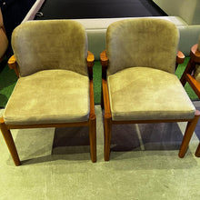 Load image into Gallery viewer, 22250 Chair B