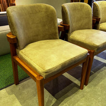 Load image into Gallery viewer, 22250 Chair B