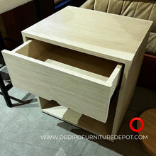 Load image into Gallery viewer, 23151 SIDE TABLE B