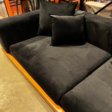 Load image into Gallery viewer, 23291A Couch