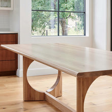 Load image into Gallery viewer, Tosan Table