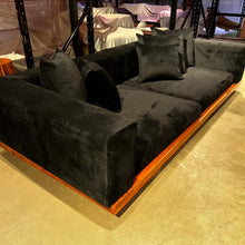 Load image into Gallery viewer, 23291A Couch