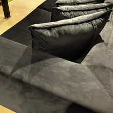 Load image into Gallery viewer, 23291A Couch