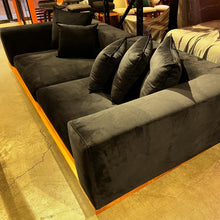 Load image into Gallery viewer, 23291A Couch