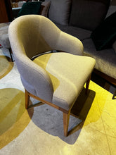 Load image into Gallery viewer, 23306 Chair