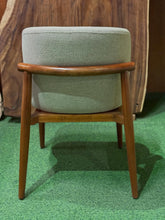 Load image into Gallery viewer, 24195X Chair