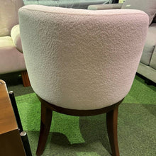 Load image into Gallery viewer, 2594 Chair