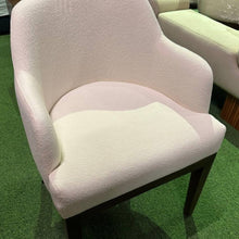 Load image into Gallery viewer, 2594 Chair
