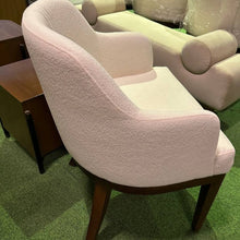 Load image into Gallery viewer, 2594 Chair