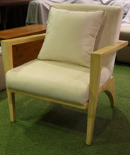 Load image into Gallery viewer, 24130 Accent Chair