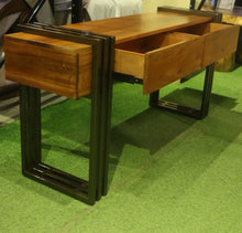 Load image into Gallery viewer, 25123H Console