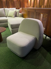 Load image into Gallery viewer, 2418 Accent Chair