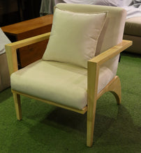 Load image into Gallery viewer, 24130 Accent Chair