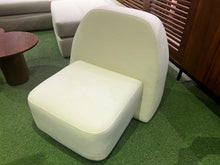 Load image into Gallery viewer, 2418 Accent Chair