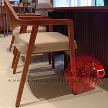 Load image into Gallery viewer, 24144 Chair B