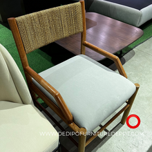 Load image into Gallery viewer, 23189 Chair