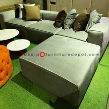 Load image into Gallery viewer, 23247 Couch