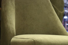 Load image into Gallery viewer, 24144 Chair