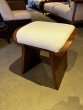 Load image into Gallery viewer, 2418 Stool