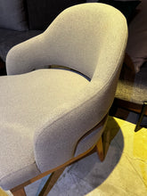 Load image into Gallery viewer, 23306 Chair