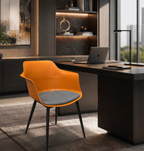 Load image into Gallery viewer, Q34 Chair