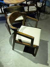 Load image into Gallery viewer, 23237 Chair