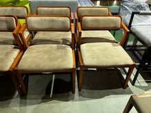 Load image into Gallery viewer, 22250 Chair A