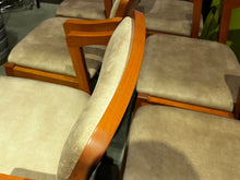 Load image into Gallery viewer, 22250 Chair A