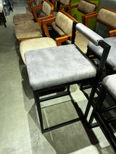 Load image into Gallery viewer, 22250 Bar Chair