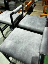 Load image into Gallery viewer, 22250 Bar Chair