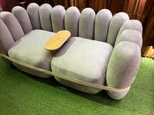 Load image into Gallery viewer, Yuubi Couch