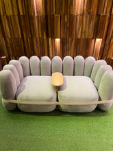 Load image into Gallery viewer, Yuubi Couch