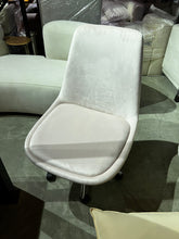 Load image into Gallery viewer, 22192 Office Chair