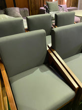 Load image into Gallery viewer, 23301 Chair