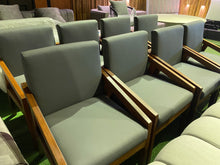 Load image into Gallery viewer, 23301 Chair