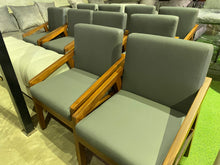 Load image into Gallery viewer, 23301 Chair