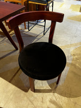 Load image into Gallery viewer, 2327 Chair A