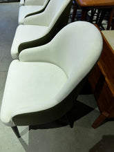 Load image into Gallery viewer, 23259 Chair