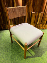 Load image into Gallery viewer, 23189 Chair