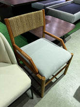 Load image into Gallery viewer, 23189 Chair