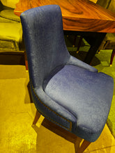 Load image into Gallery viewer, 23250 Chair