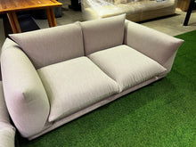 Load image into Gallery viewer, Mimo Couch