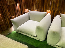 Load image into Gallery viewer, Mimo Couch