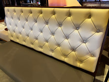 Load image into Gallery viewer, 23140 Dining Bench