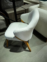 Load image into Gallery viewer, 23149 Chair
