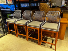 Load image into Gallery viewer, Pascaso Chair