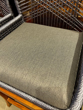 Load image into Gallery viewer, Pascaso Chair