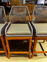 Load image into Gallery viewer, Pascaso Chair