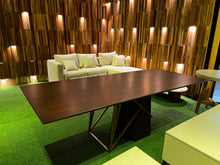 Load image into Gallery viewer, Timaru Table